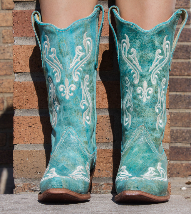 Corral Boots & a Giveaway from Country Outfitter
